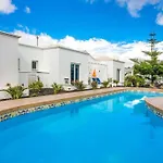 Luxurious Bungalow A2 In A Quiet Complex With Pool 100M From The Sea