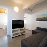 Apartamentos Anjomacar I