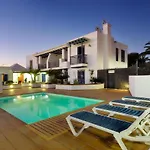 Immaculate 2-Bed Apartment No 5 In Playa Blanca