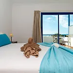 3Br Home - Private Heated Pool - Parking