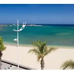 Nice Apartment With Ocean View In Centrum