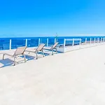 Boutique Beach Villa By Lanzarote Retreats - Private Pool - 1 Min Walk To Sea Pool