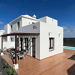 Luna Blanca - Modernes Ferienhaus Mit Privat Pool & Wlan