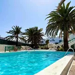 1 Bedroom Apartment In Puerto Del Carmen, Lanzarote With Pool View