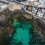 Casa Burgao N5 On The Front Line With Seaview Terrace