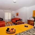 Marysol 2 Apartment With Terrace Close To The Sea