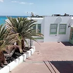 Sounds Of The Sea Apartment