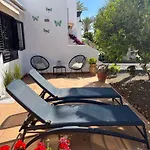 Casa Mo, 2 Bedroom Apartment Close To The Beach