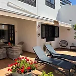 Casa Mo, 2 Bedroom Apartment Close To The Beach