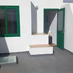 Uviya1
