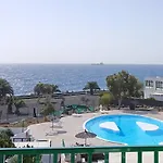 Enjoy Glorious Seaviews From Vista Mar Apartment