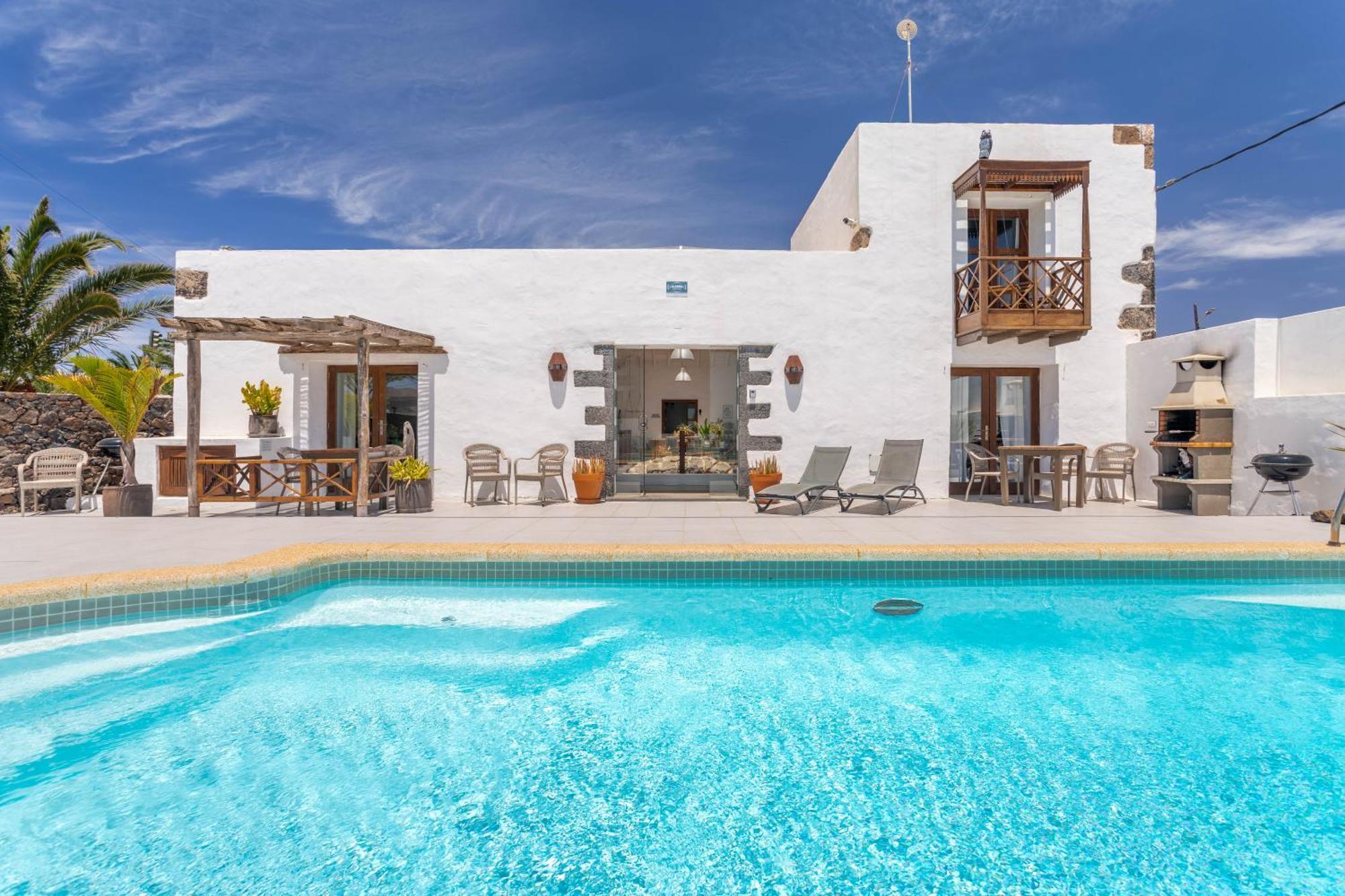 Rincon Botanico - Shared Pool - Island Location - 10 Mins Drive To Famara And La Santa Apartment *