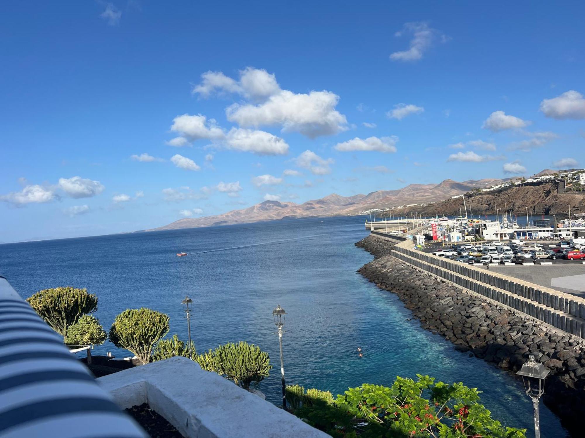 Sol Y Mar * Tías