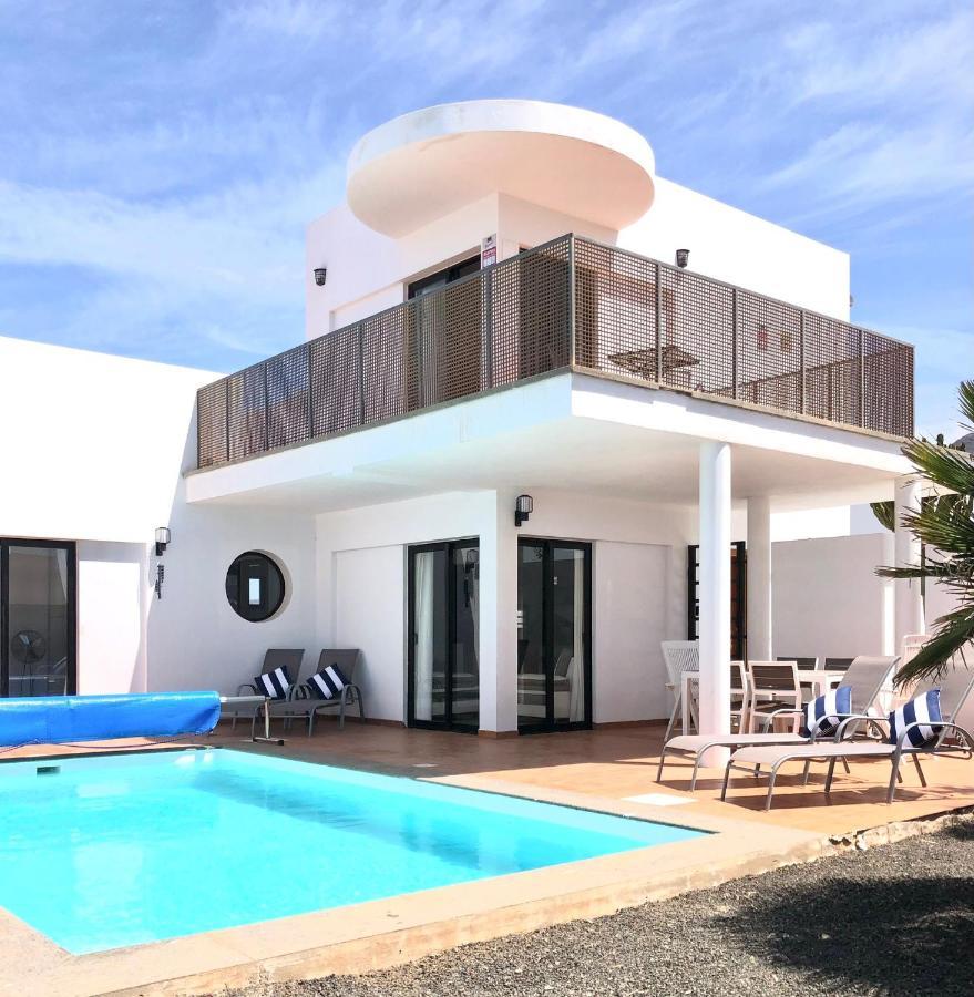 Villa Hermosa Vida, Beautiful 3 Bed 2 Bath With Air Con, Free Wifi & Private Pool *