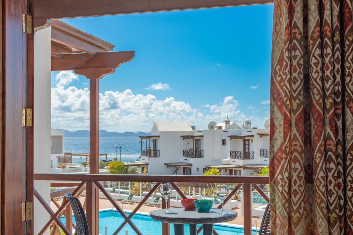 Casa Del Mar Ilic With Communal Pool And Sea Views Apartamento