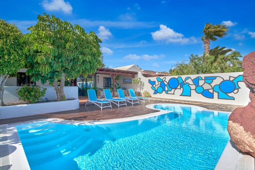 Casa Petra Peaceful & Private, Sea Views, Pool & Bbq Villa *