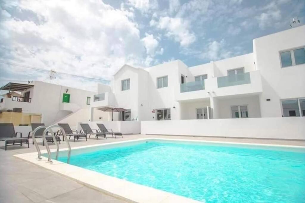 Casa Ocean Bliss - 2 Bedroom On Rociega 35 Complex - Perfect Location Near Casino And * Puerto del Carmen (Lanzarote)